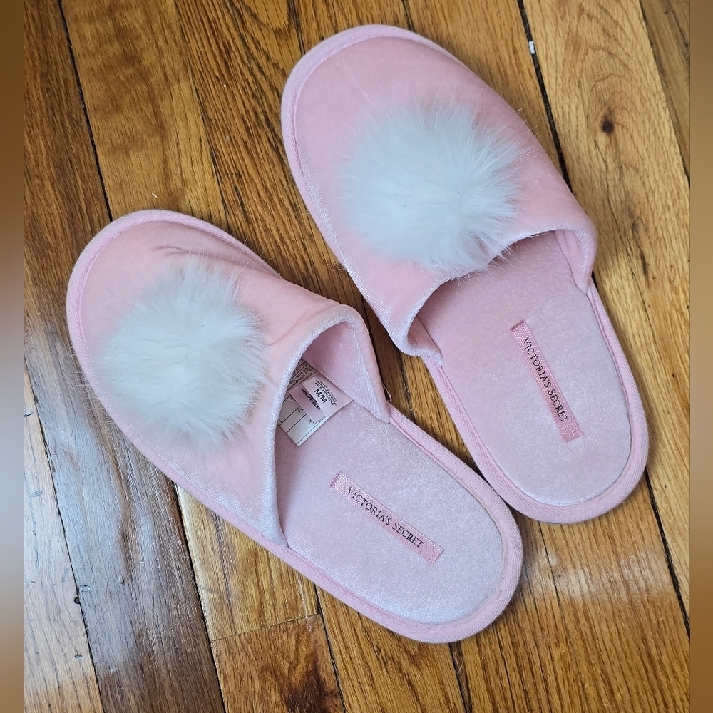 Victoria's Secret Pink Fuzzy Pom Pom Mule Slippers Size M